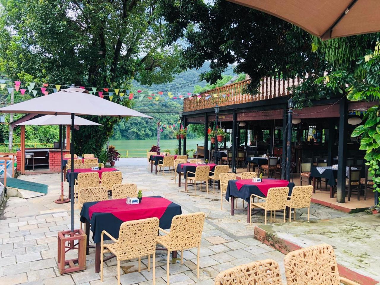 Lake View Resort Pokhara Luaran gambar