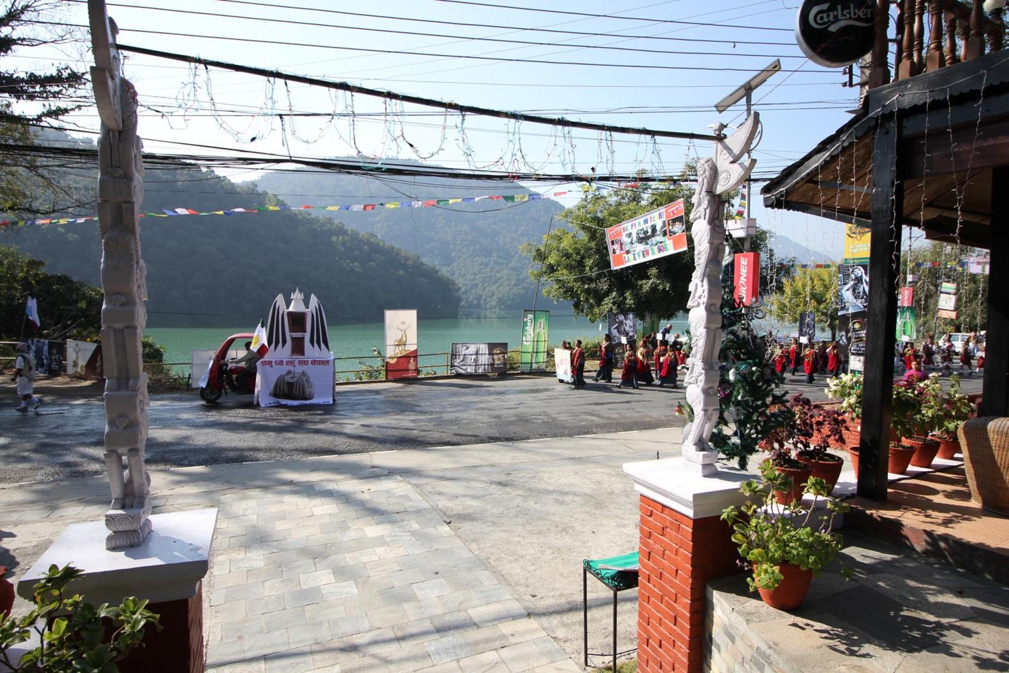 Lake View Resort Pokhara Luaran gambar