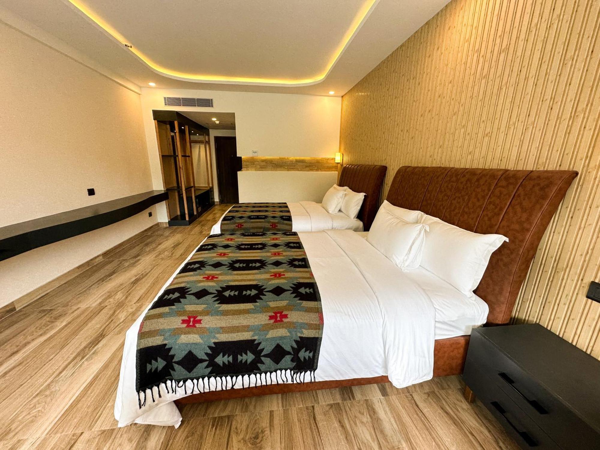 Lake View Resort Pokhara Luaran gambar