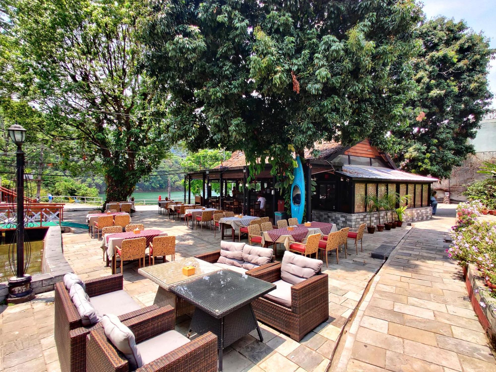 Lake View Resort Pokhara Luaran gambar