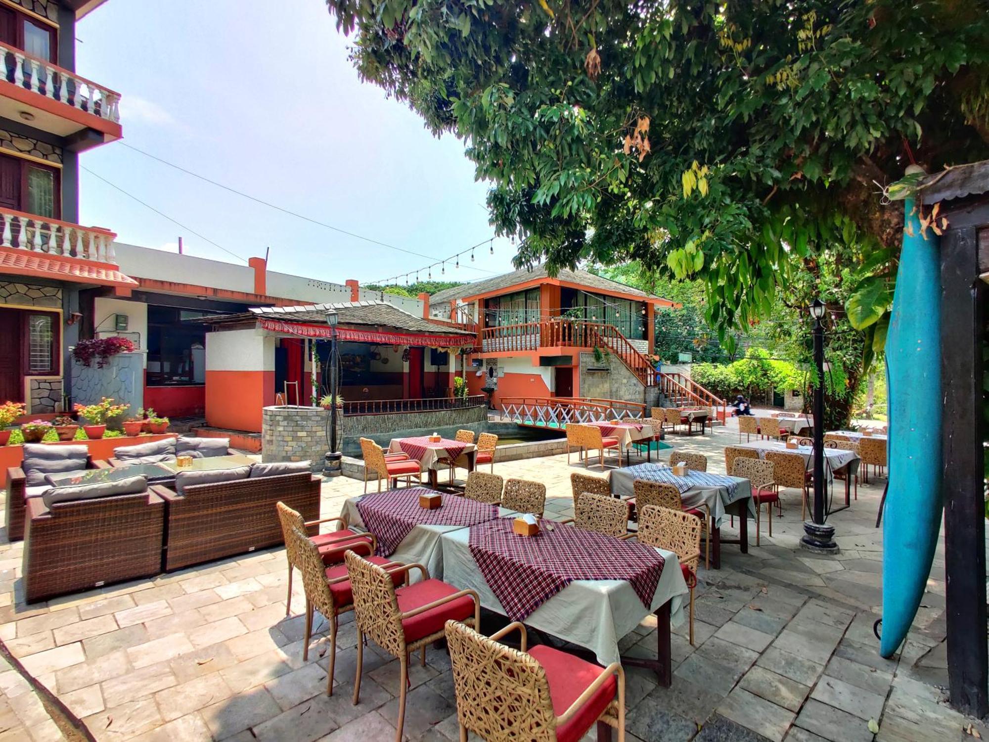 Lake View Resort Pokhara Luaran gambar